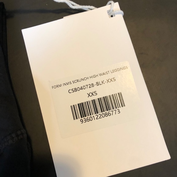 CROP SHOP BOUTIQUE FORM INVISIBLE SCRUNCH HIGH WAIST LEGGINGS - Picture 4 of 4